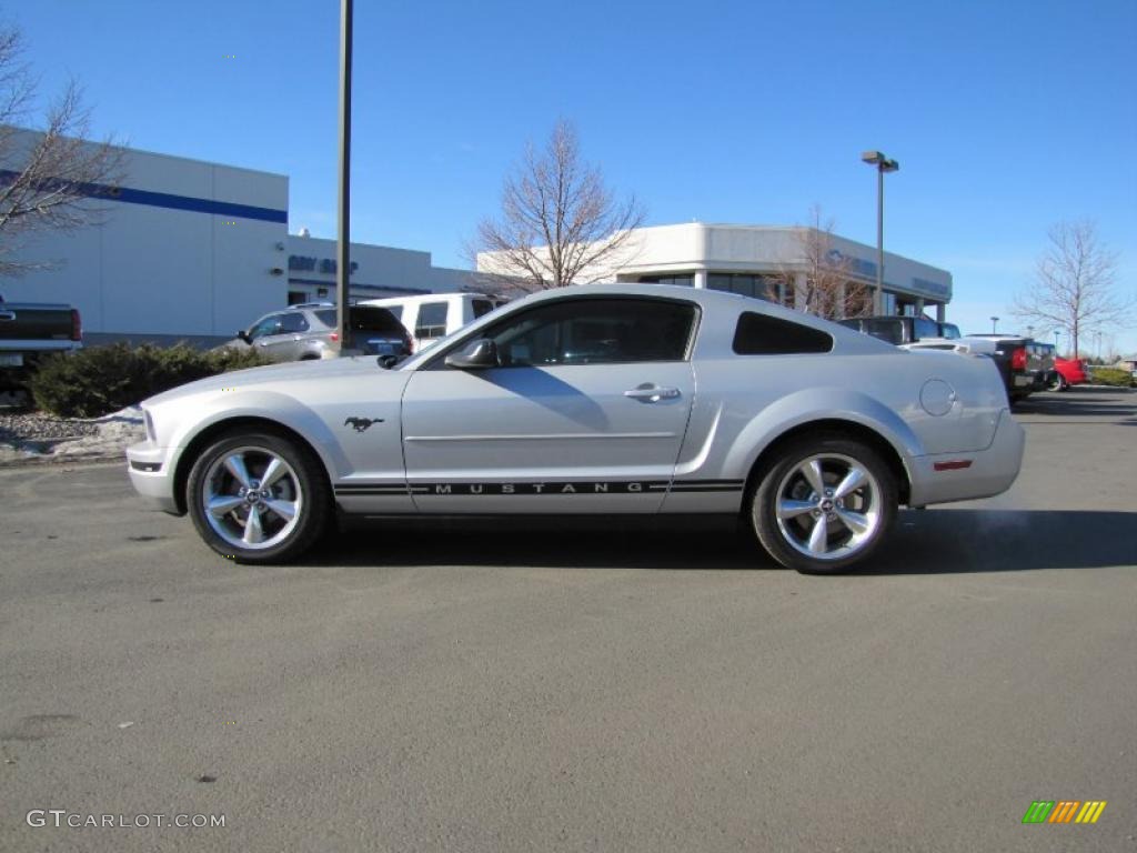 2006 Mustang V6 Deluxe Coupe - Satin Silver Metallic / Dark Charcoal photo #1