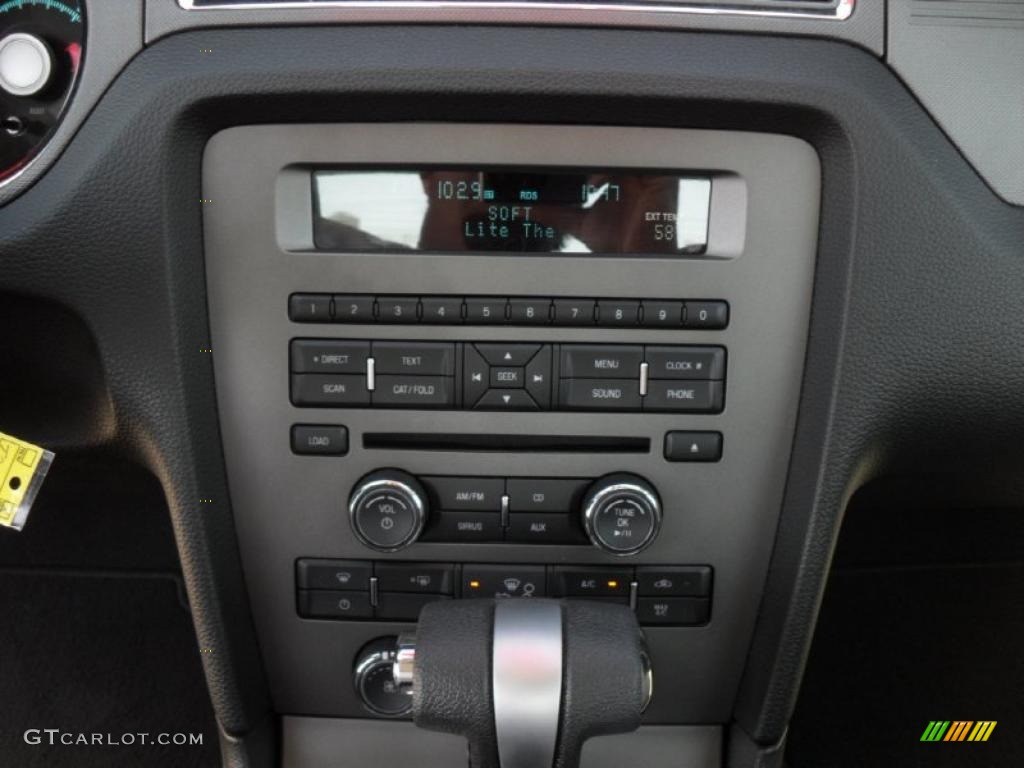 2010 Ford Mustang V6 Coupe Controls Photo #46624411