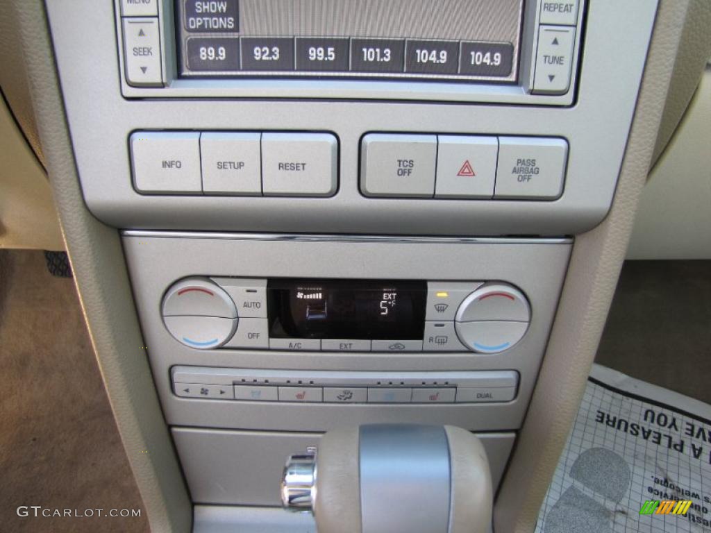 2007 Lincoln MKZ Sedan Controls Photo #46625080
