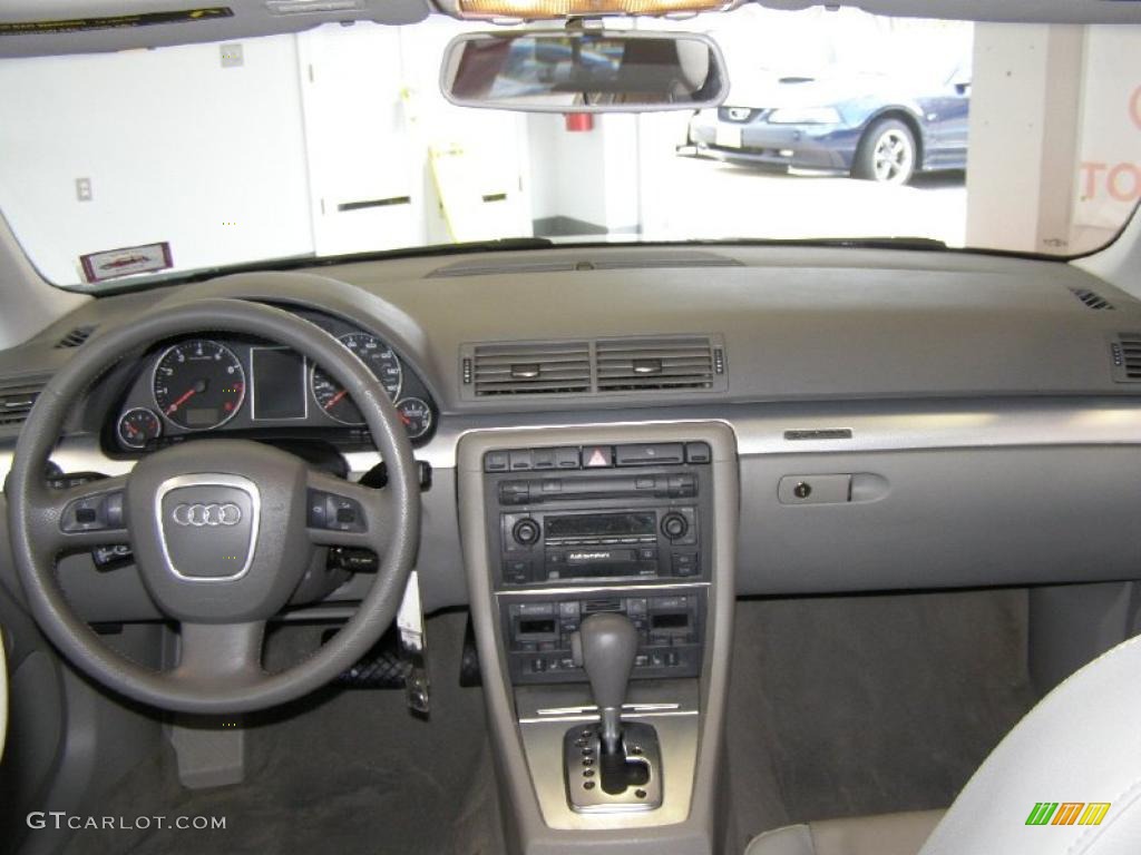 2005 Audi A4 2.0T quattro Sedan Platinum Dashboard Photo #46626346