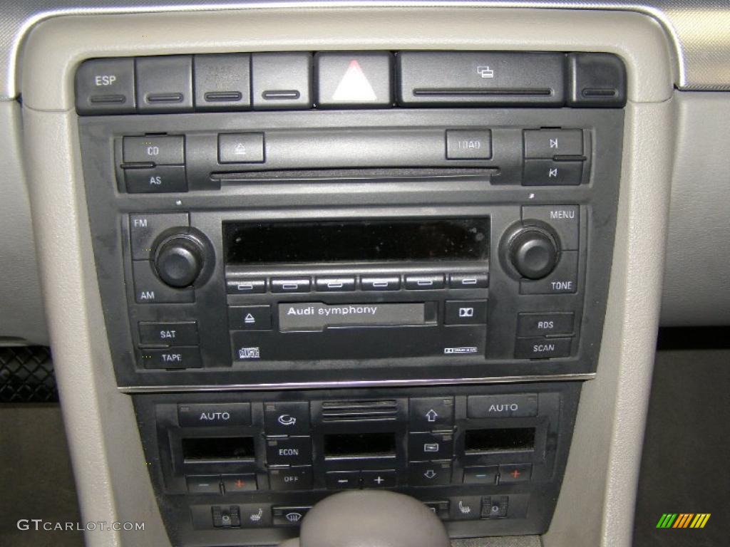 2005 Audi A4 2.0T quattro Sedan Controls Photo #46626388