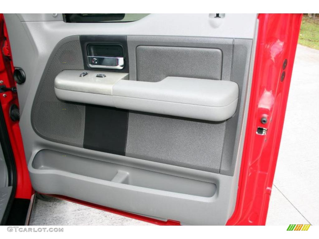 2004 F150 XLT SuperCrew 4x4 - Bright Red / Medium/Dark Flint photo #36