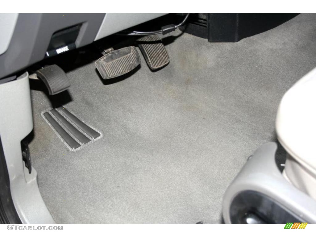2004 F150 XLT SuperCrew 4x4 - Bright Red / Medium/Dark Flint photo #39