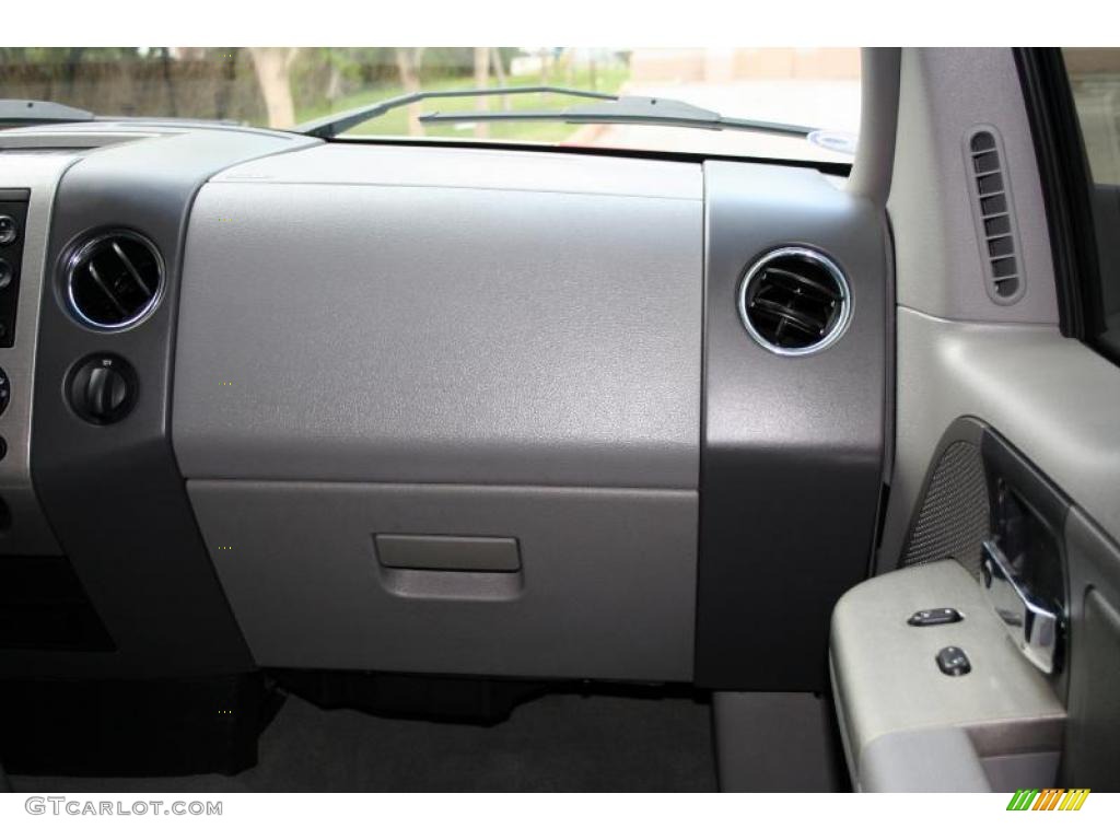 2004 F150 XLT SuperCrew 4x4 - Bright Red / Medium/Dark Flint photo #54