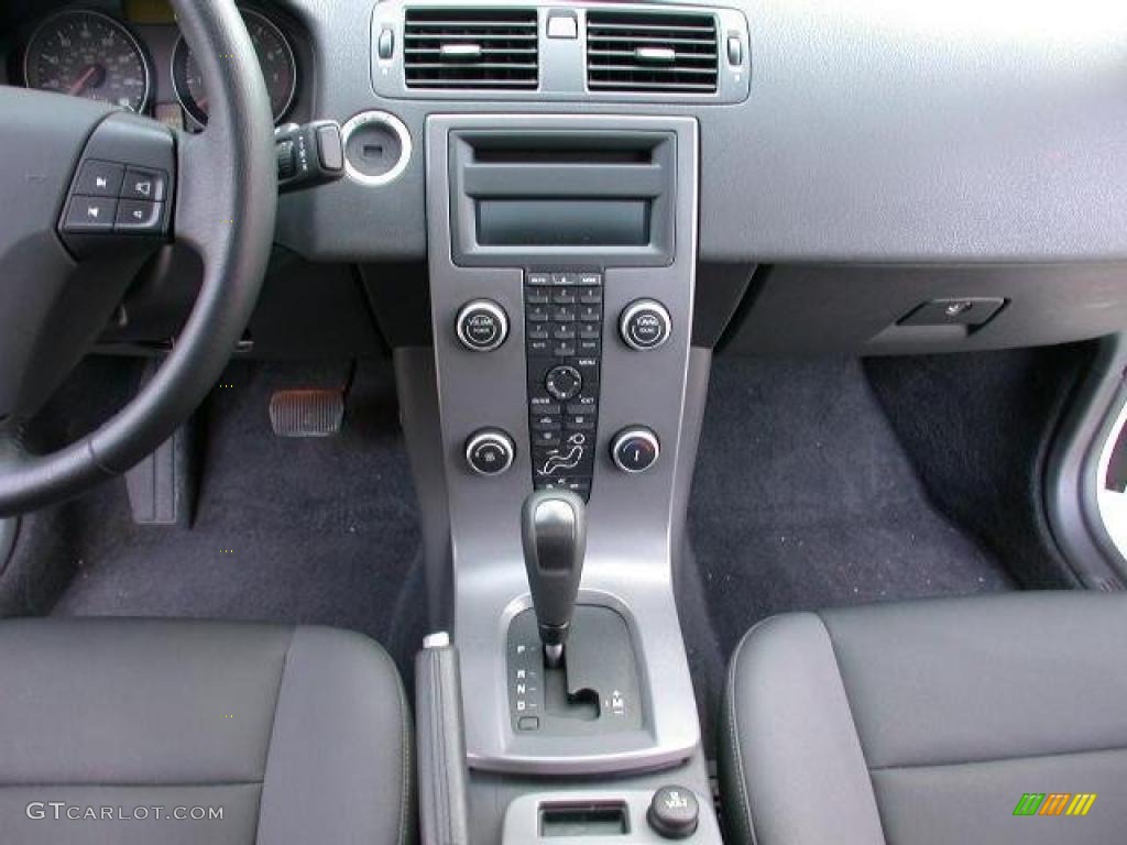 2008 Volvo S40 2.4i Controls Photo #46634444