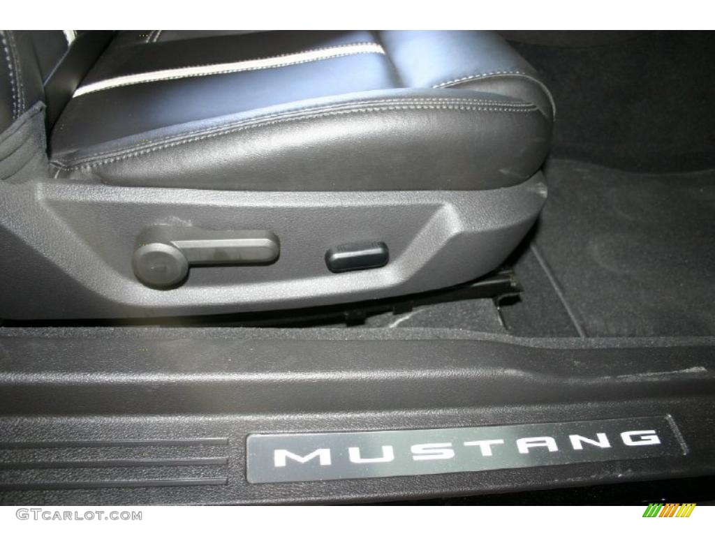 2010 Ford Mustang GT Premium Convertible Controls Photo #46635296