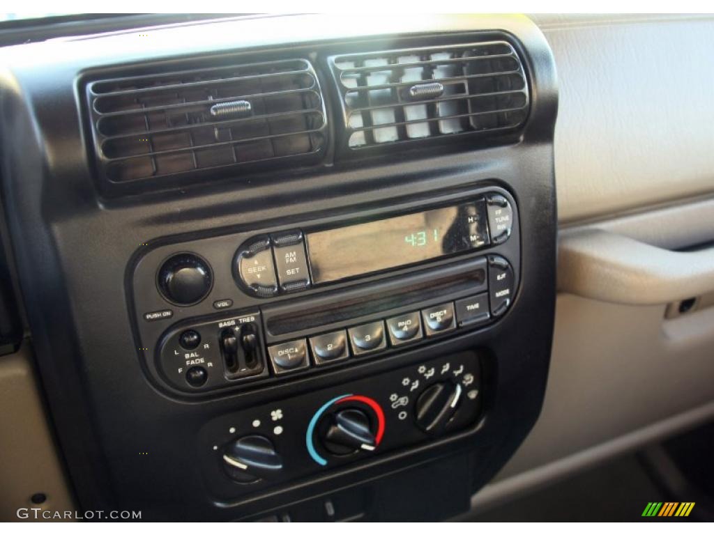 2003 Jeep Wrangler Sport 4x4 Controls Photo #46636103