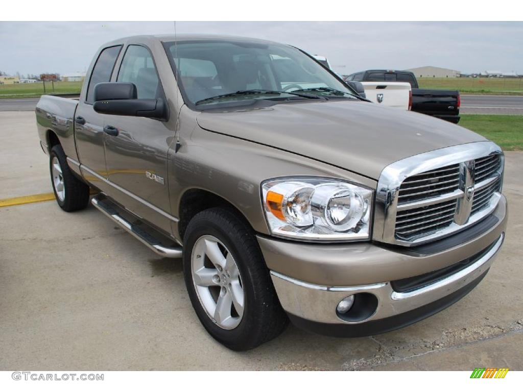 2008 Ram 1500 Big Horn Edition Quad Cab - Light Khaki Metallic / Khaki photo #10