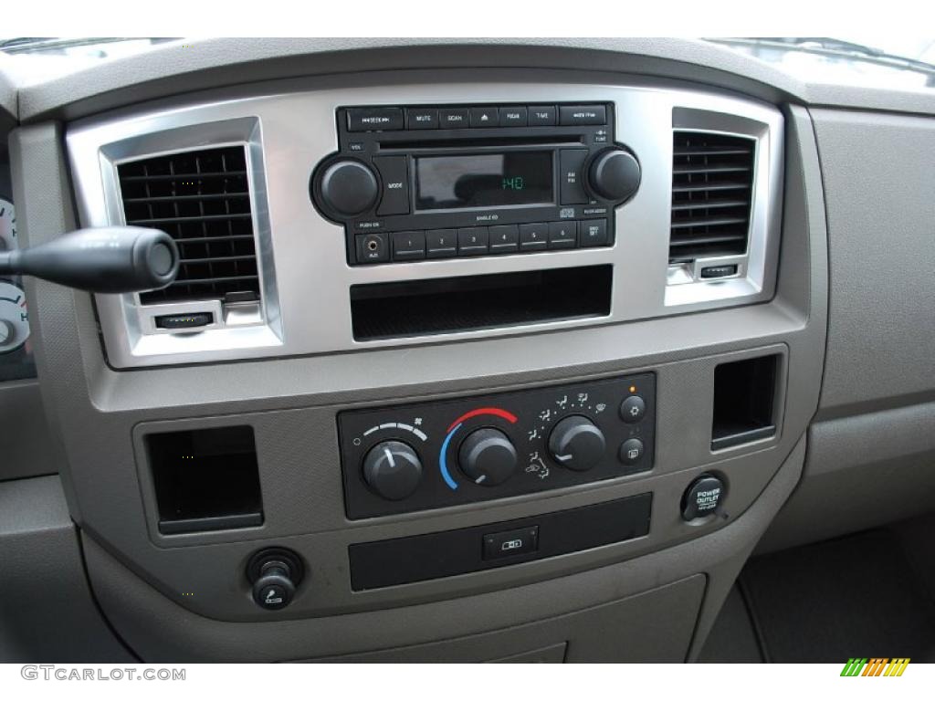 2008 Ram 1500 Big Horn Edition Quad Cab - Light Khaki Metallic / Khaki photo #25