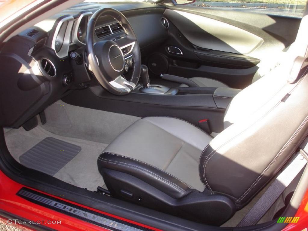 Gray Interior 2010 Chevrolet Camaro SS Coupe Photo #46639652
