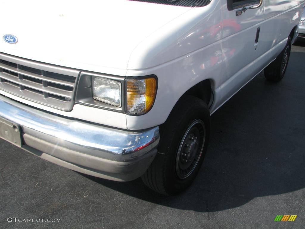 1994 Econoline E250 Cargo Van - White / Gray photo #4