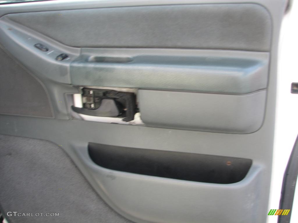 1994 Econoline E250 Cargo Van - White / Gray photo #15