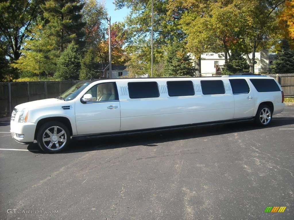 White Diamond 2007 Cadillac Escalade ESV AWD Limousine Exterior Photo #46642850