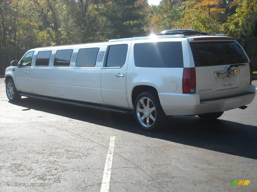 White Diamond 2007 Cadillac Escalade ESV AWD Limousine Exterior Photo #46642856