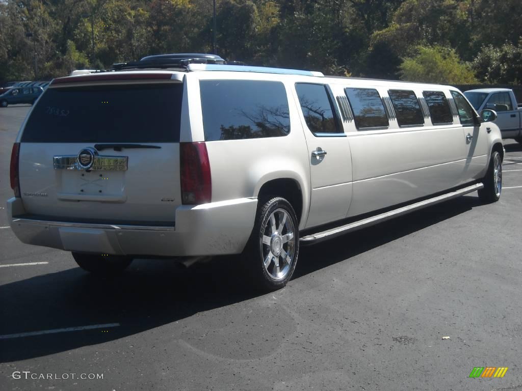 White Diamond 2007 Cadillac Escalade ESV AWD Limousine Exterior Photo #46642862