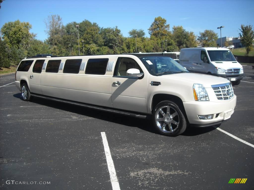 White Diamond 2007 Cadillac Escalade ESV AWD Limousine Exterior Photo #46642871