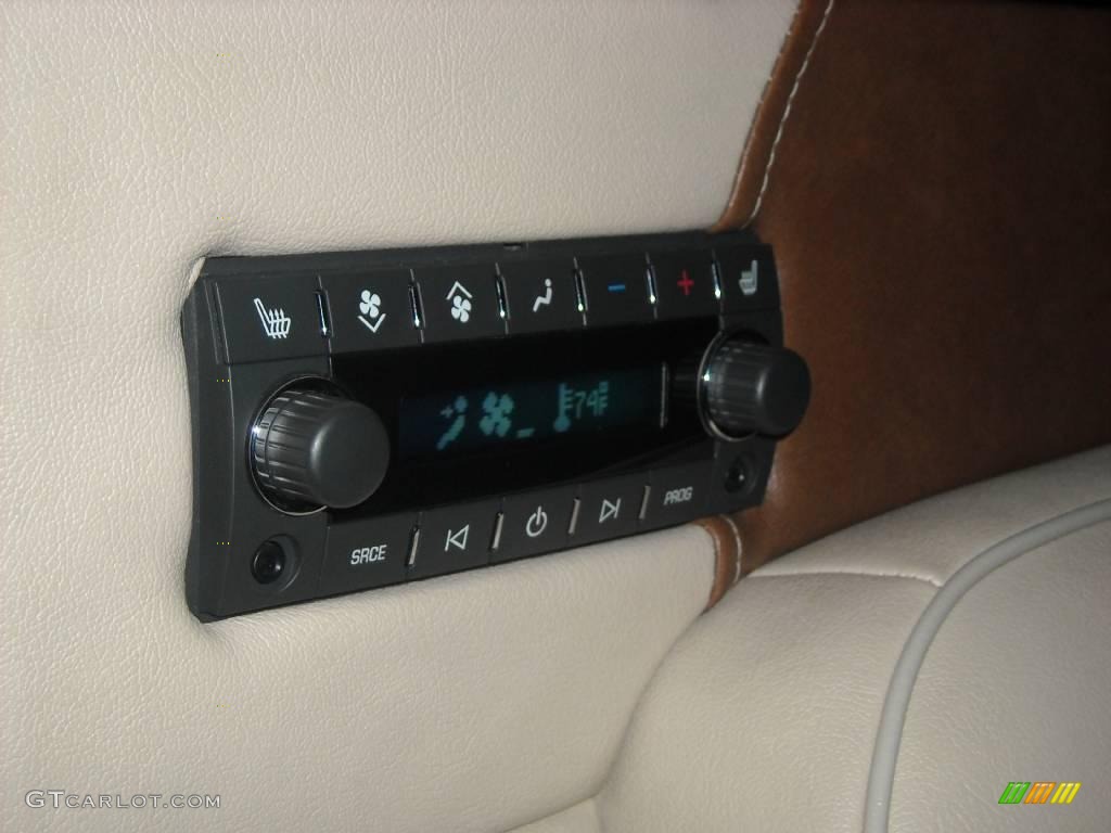 2007 Cadillac Escalade ESV AWD Limousine Controls Photo #46643045