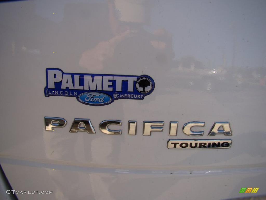 2005 Pacifica Touring AWD - Stone White / Dark Slate Gray photo #37