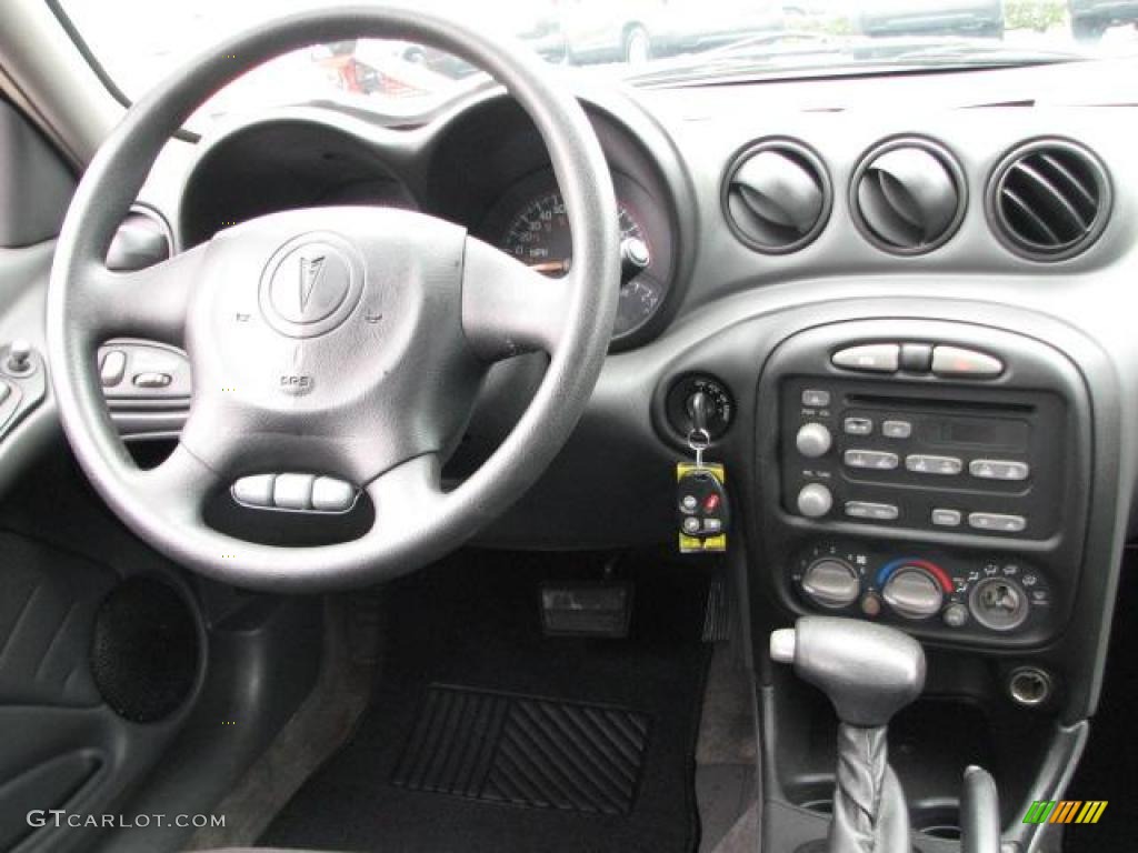 2005 Pontiac Grand Am SE Sedan Dashboard Photos