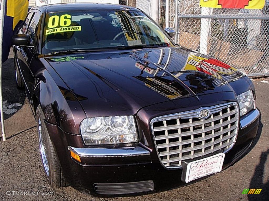 Deep Lava Red Pearl 2005 Chrysler 300 Standard 300 Model Exterior Photo #46644452