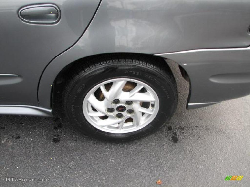2004 Pontiac Grand Am SE Sedan Wheel Photo #46644596