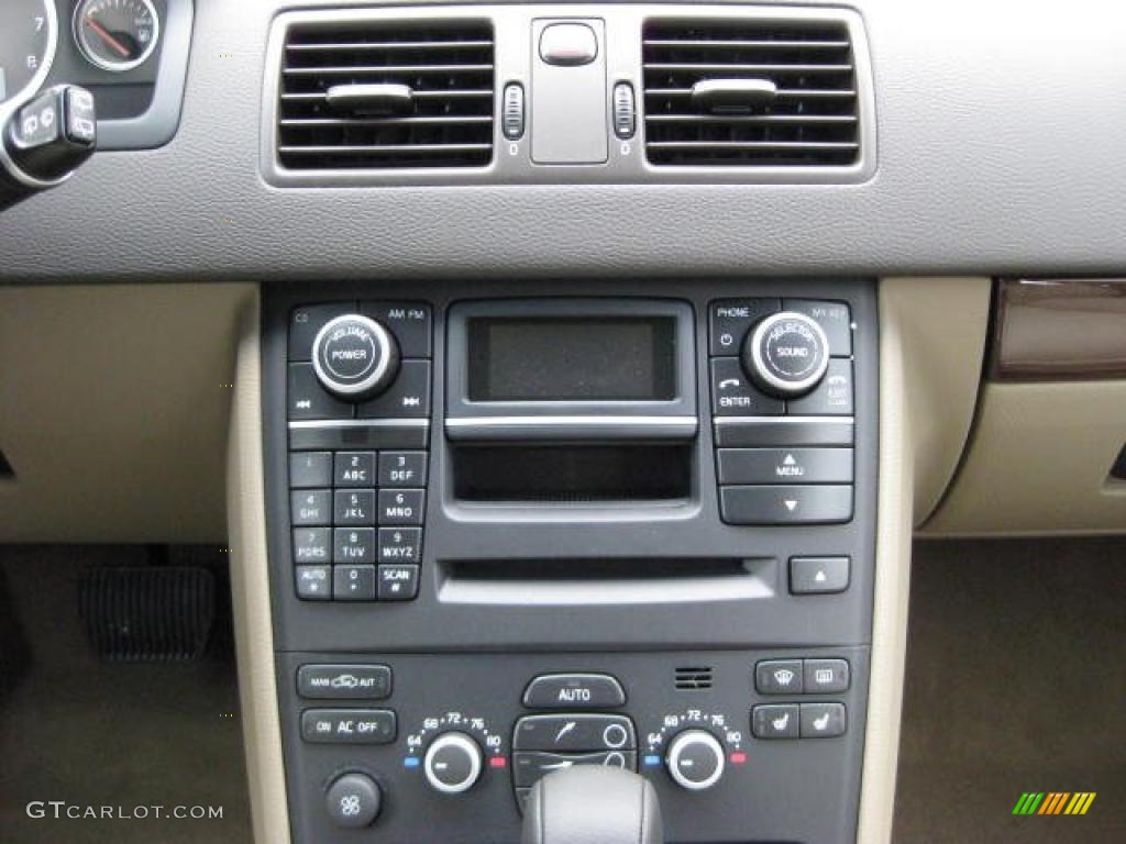 2011 Volvo XC90 3.2 AWD Controls Photo #46646780