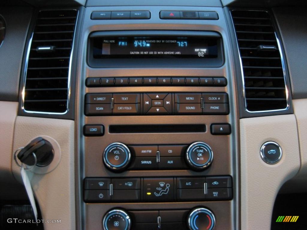 2011 Ford Taurus SE Controls Photo #46647293