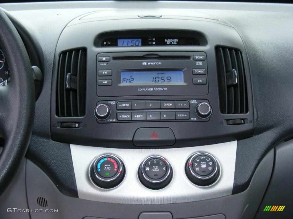 2007 Hyundai Elantra GLS Sedan Controls Photo #46650404