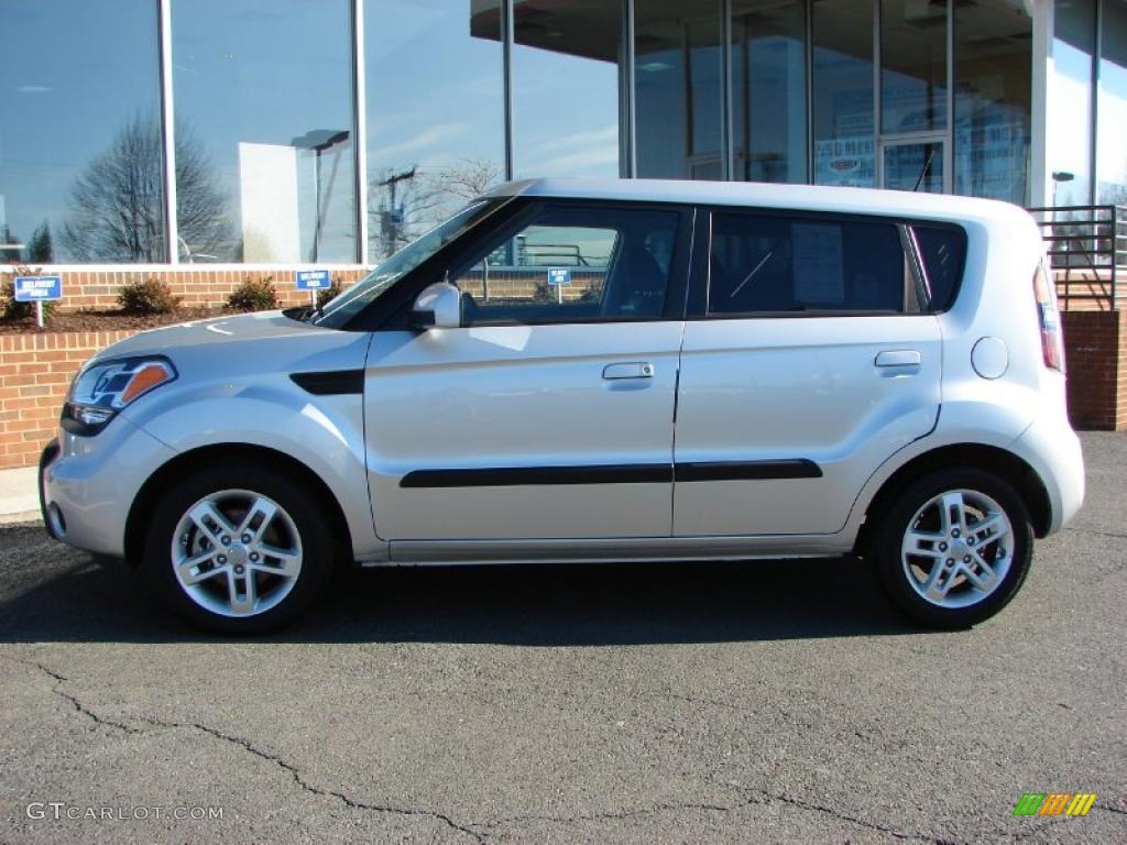 Bright Silver 2010 Kia Soul + Exterior Photo #46650542