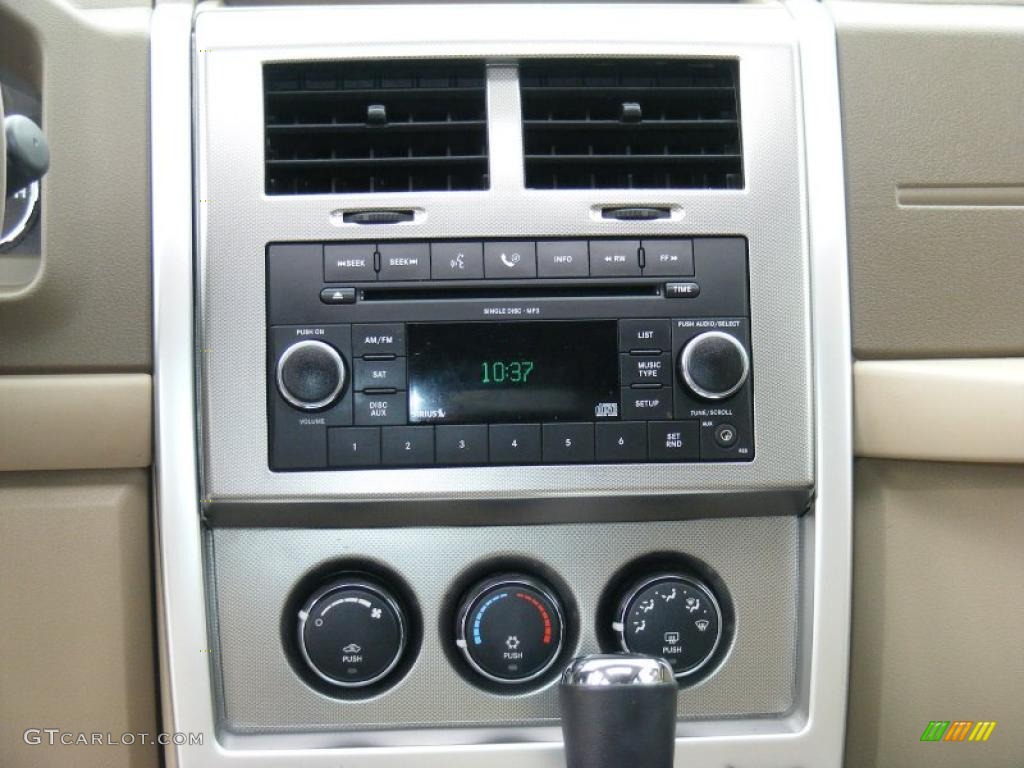 2009 Jeep Liberty Limited 4x4 Controls Photo #46651121