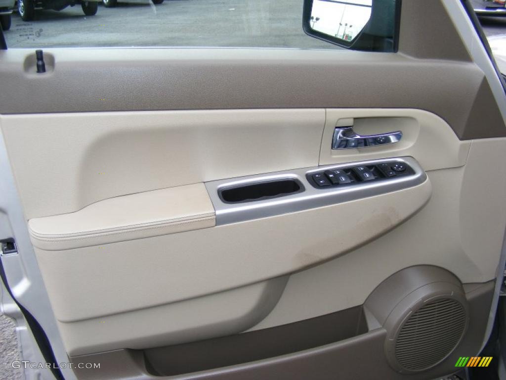 2009 Jeep Liberty Limited 4x4 Light Pebble Beige Door Panel Photo #46651229