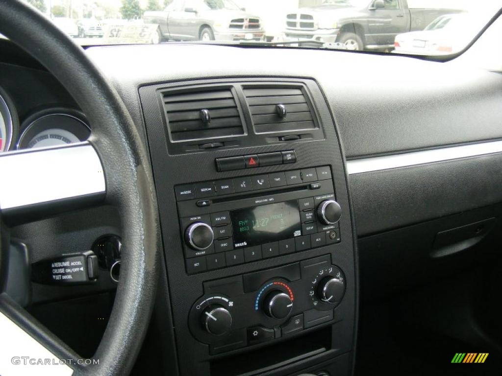 2008 Dodge Charger SE Controls Photo #46651307