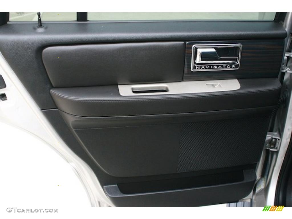2007 Lincoln Navigator Ultimate Charcoal Door Panel Photo #46652873