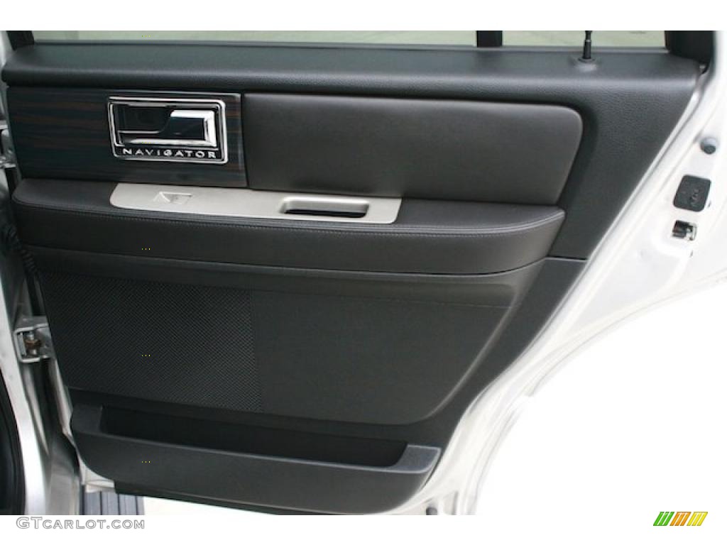 2007 Lincoln Navigator Ultimate Charcoal Door Panel Photo #46652876