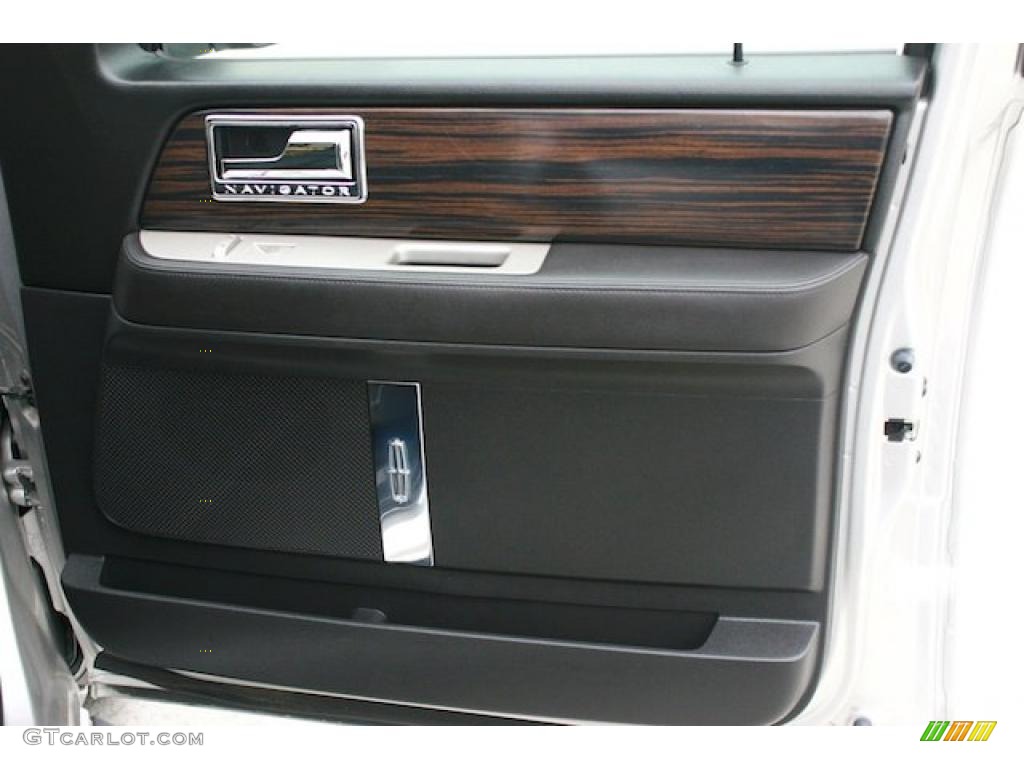 2007 Lincoln Navigator Ultimate Charcoal Door Panel Photo #46652879