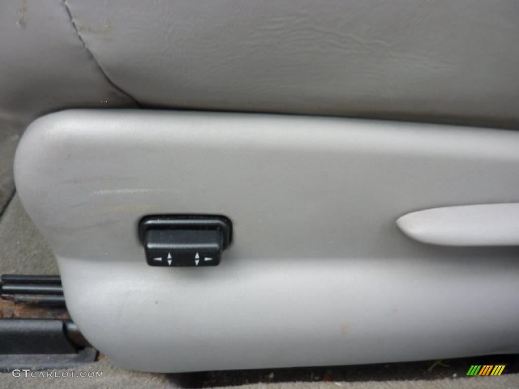 2003 Regal GS - Midnight Blue Pearl / Medium Gray photo #17