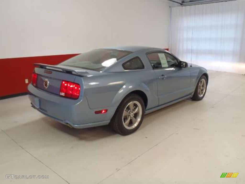 2005 Mustang GT Deluxe Coupe - Windveil Blue Metallic / Medium Parchment photo #4