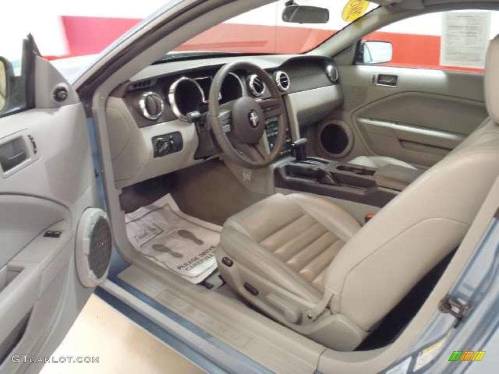 2005 Mustang GT Deluxe Coupe - Windveil Blue Metallic / Medium Parchment photo #13