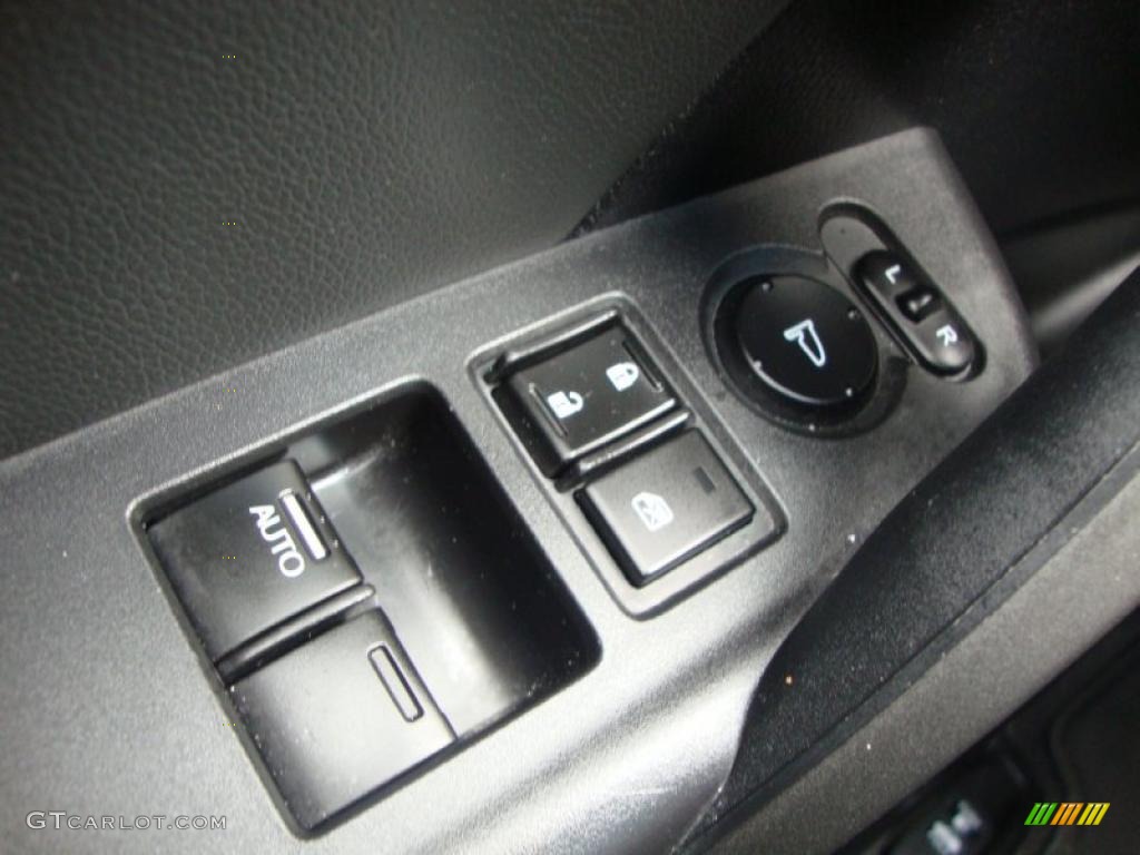 2010 Honda Accord LX-S Coupe Controls Photo #46656959