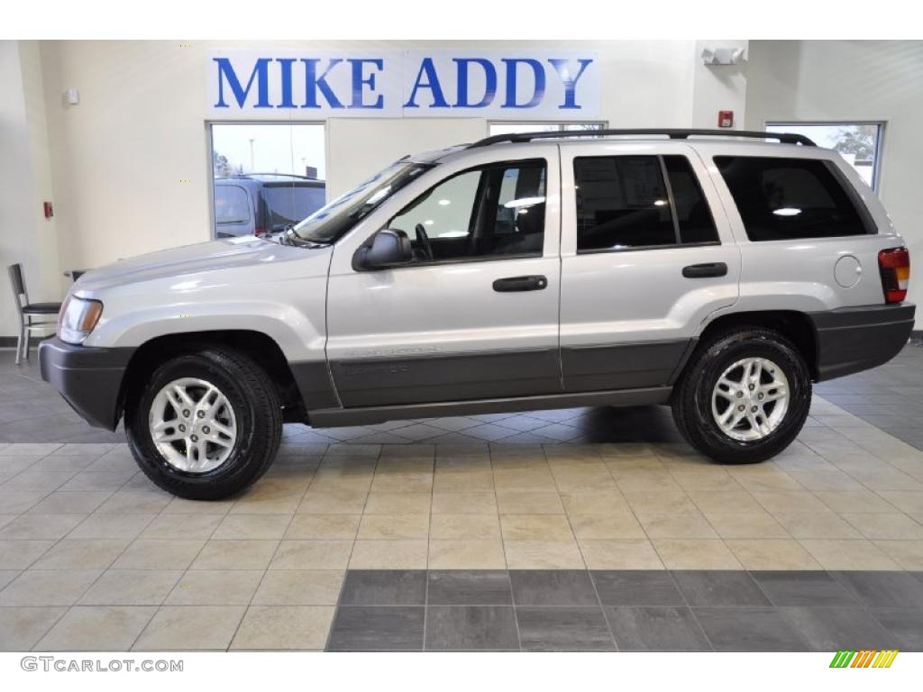 2004 Grand Cherokee Laredo - Bright Silver Metallic / Dark Slate Gray photo #1