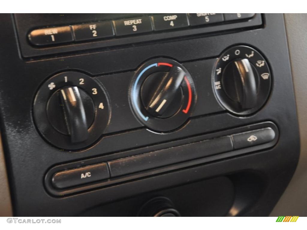 2006 F150 XLT SuperCrew - Bright Red / Medium/Dark Flint photo #14