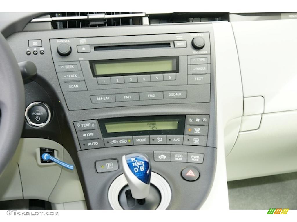 2011 Toyota Prius Hybrid II Controls Photo #46658909