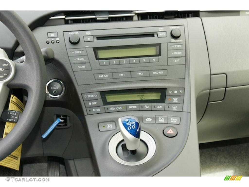 2011 Toyota Prius Hybrid II Controls Photo #46659245
