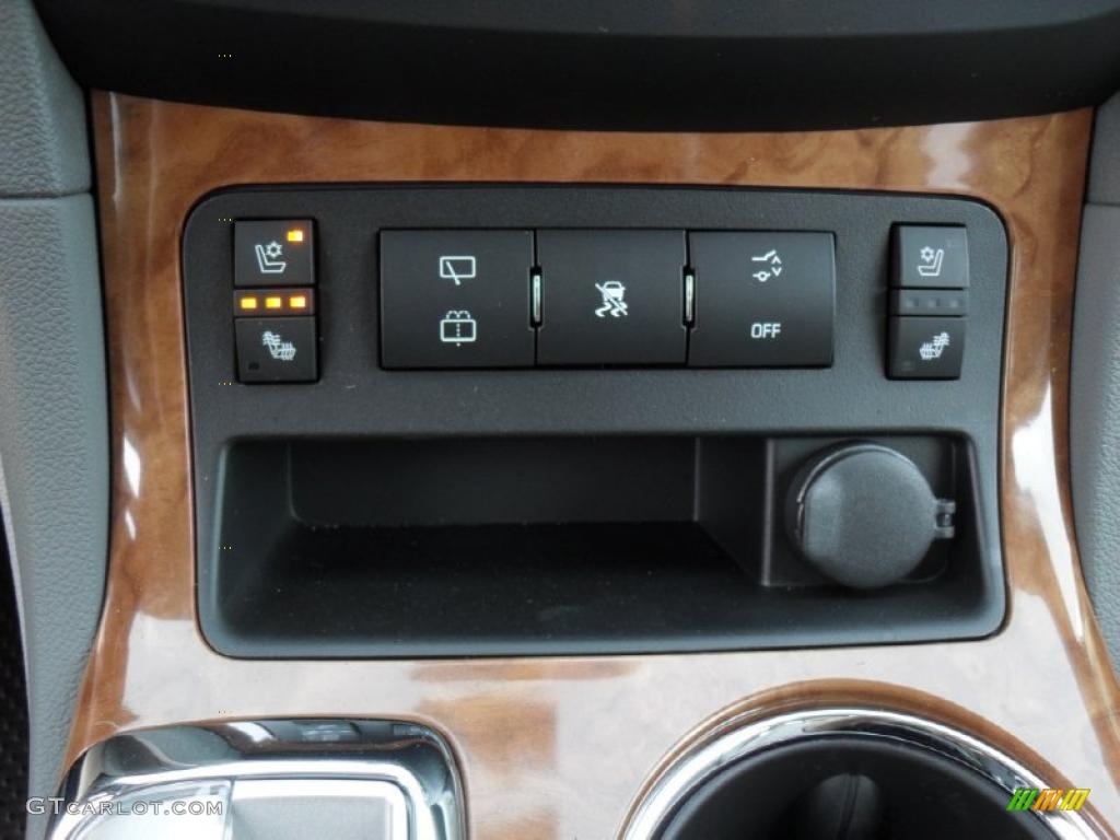 2011 Buick Enclave CXL AWD Controls Photo #46659524