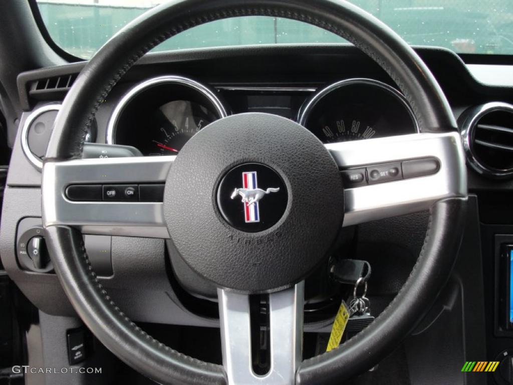 2005 Mustang GT Premium Coupe - Black / Dark Charcoal photo #33