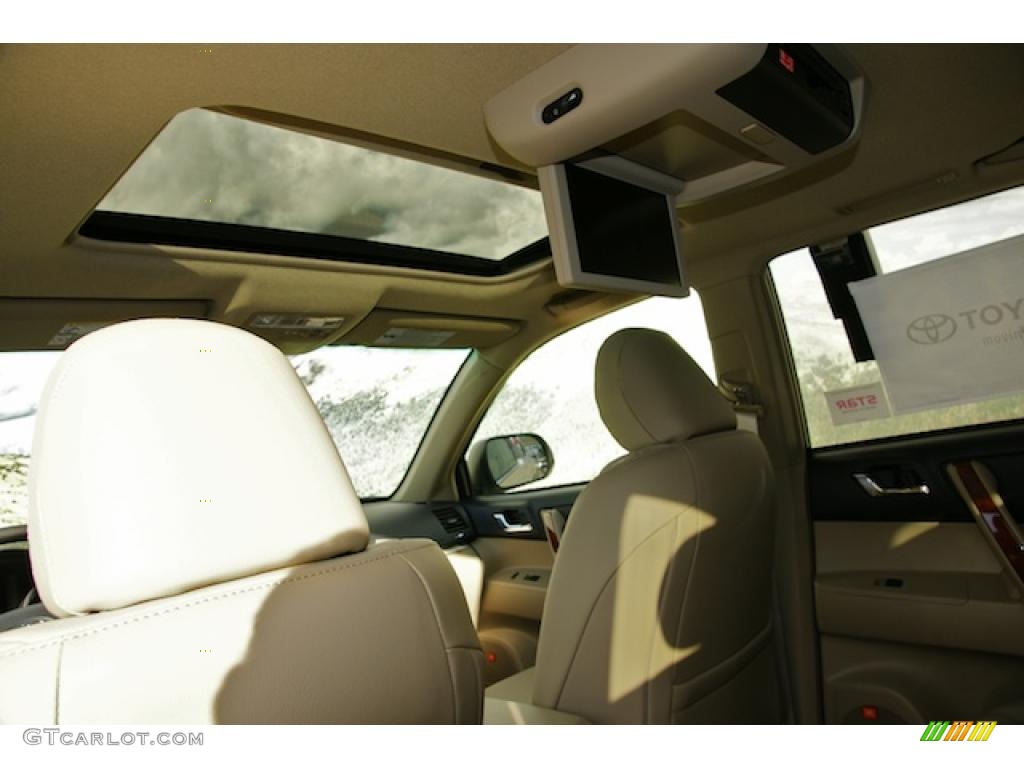 2011 Toyota Highlander Limited 4WD Sunroof Photos