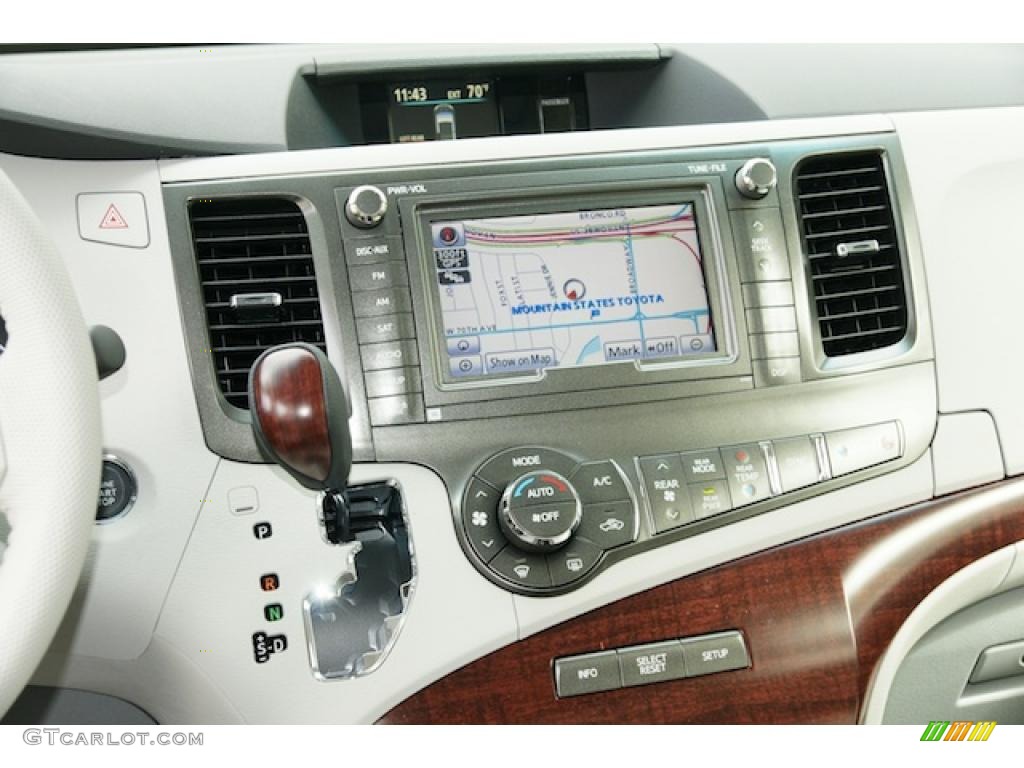 2011 Toyota Sienna XLE Navigation Photo #46660601