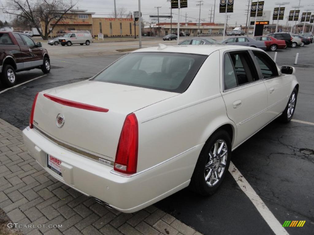 White Diamond Tricoat 2009 Cadillac DTS Standard DTS Model Exterior Photo #46660790