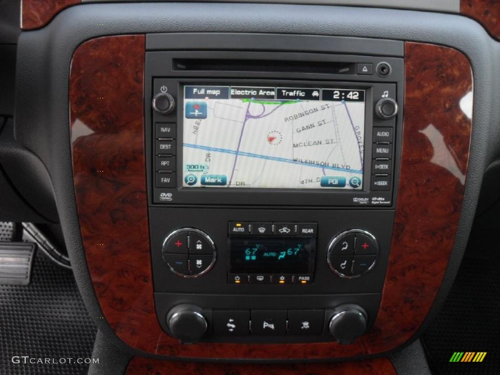 2011 Chevrolet Tahoe LTZ Navigation Photos