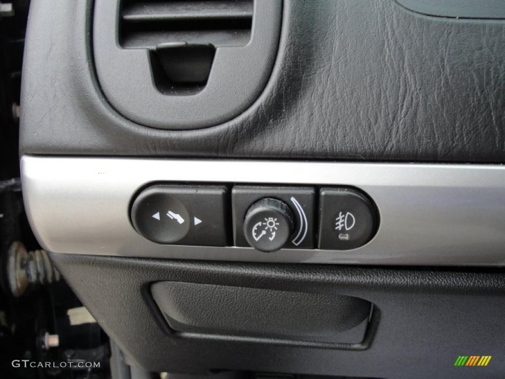 2006 Chevrolet Malibu Maxx SS Wagon Controls Photo #46661157